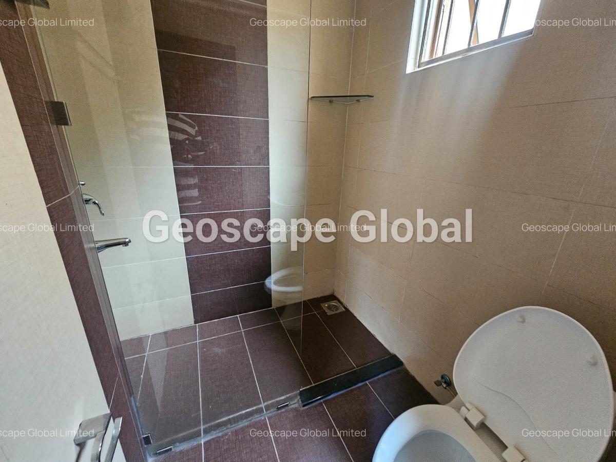 5 Bed Townhouse with En Suite in Spring Valley - 5