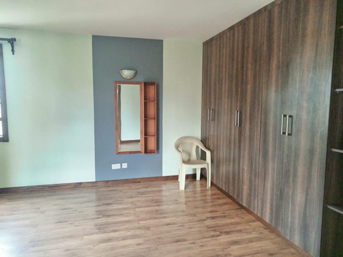 4 Bed Apartment with En Suite in General Mathenge - 15