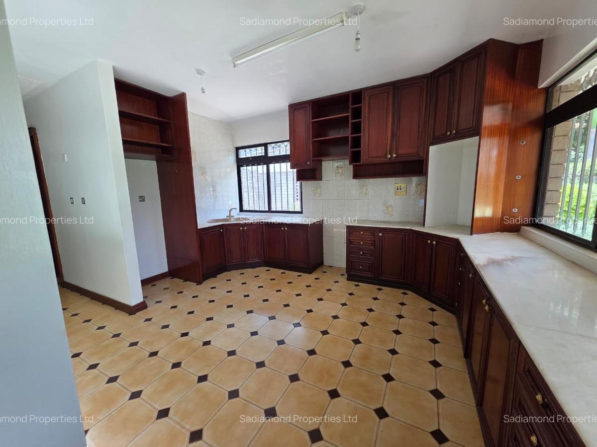 5 Bed Townhouse with En Suite in Muthaiga - 4