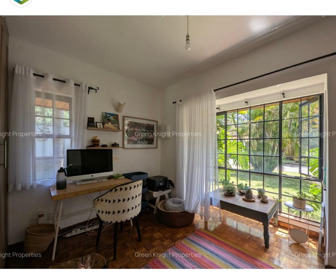 4 Bed Townhouse with En Suite in Spring Valley - 4