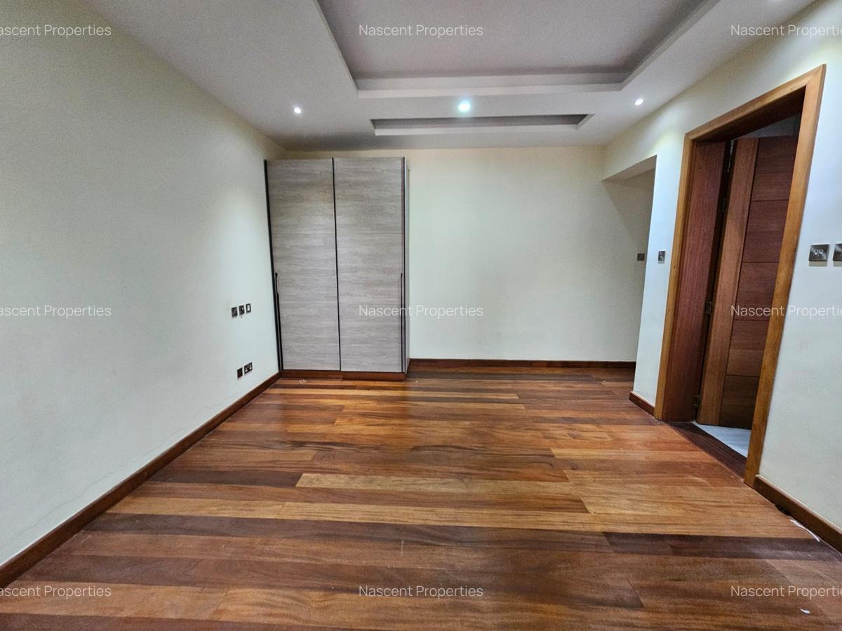 7 Bed House with En Suite in Nyari - 7