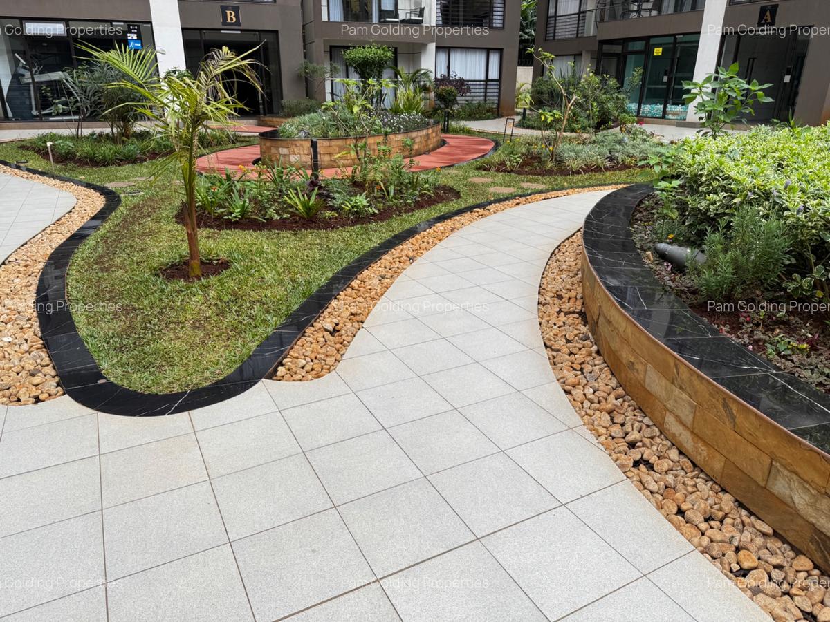 3 Bed Apartment with En Suite in Riverside - 20