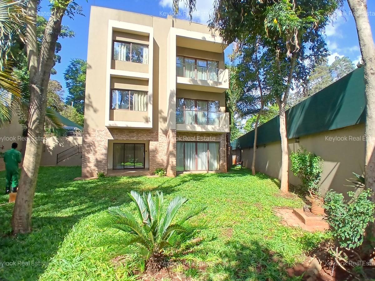 5 Bed Townhouse with En Suite at Lavington - 16