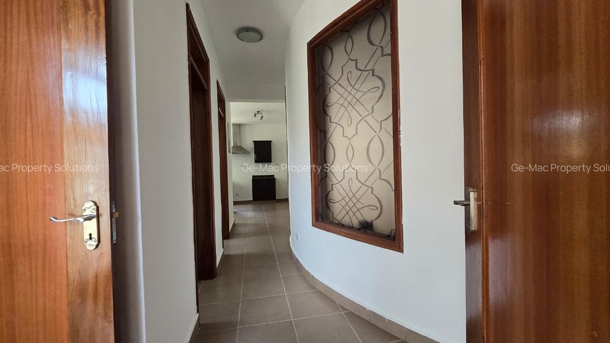 4 Bed House with En Suite in Runda - 12
