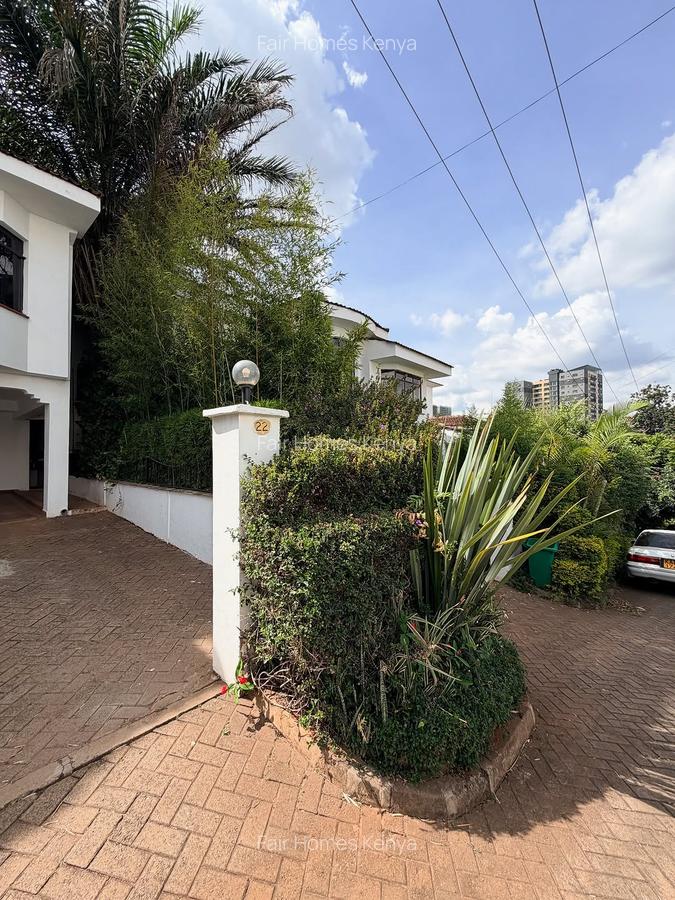 5 Bed Townhouse with En Suite at Riverside Drive - 1