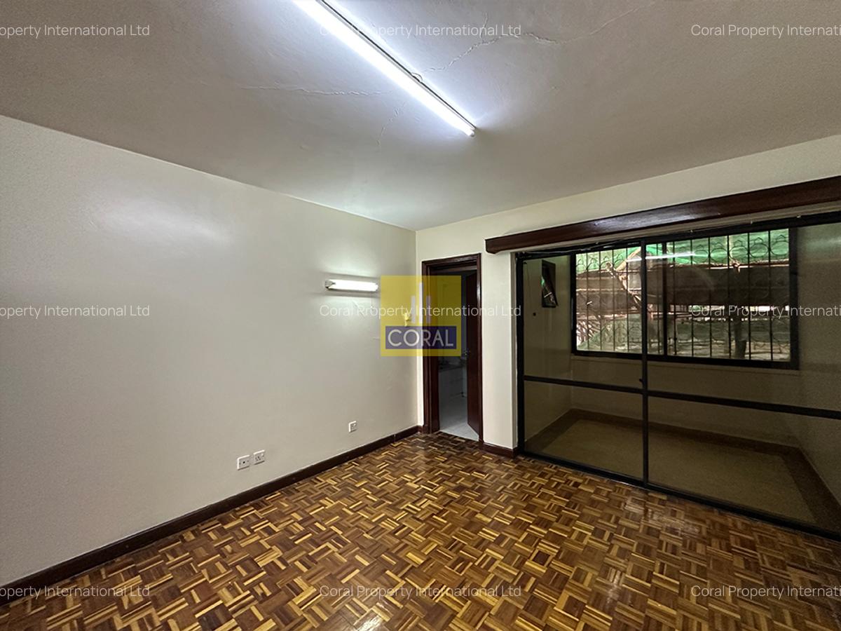 3 Bed Apartment in Parklands - 18