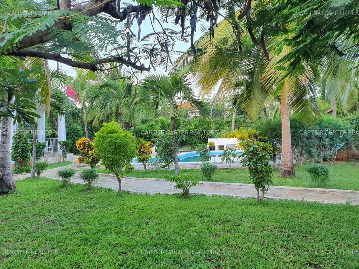 4 Bed Villa with En Suite in Malindi - 5