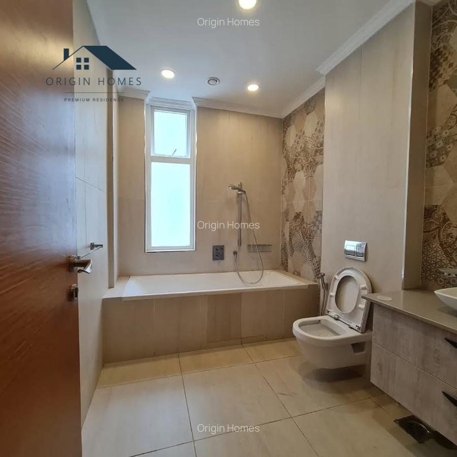 3 Bed Apartment with En Suite at Parklands - 10