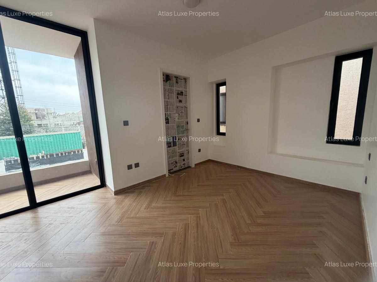 4 Bed Townhouse with En Suite at New Runda - 5