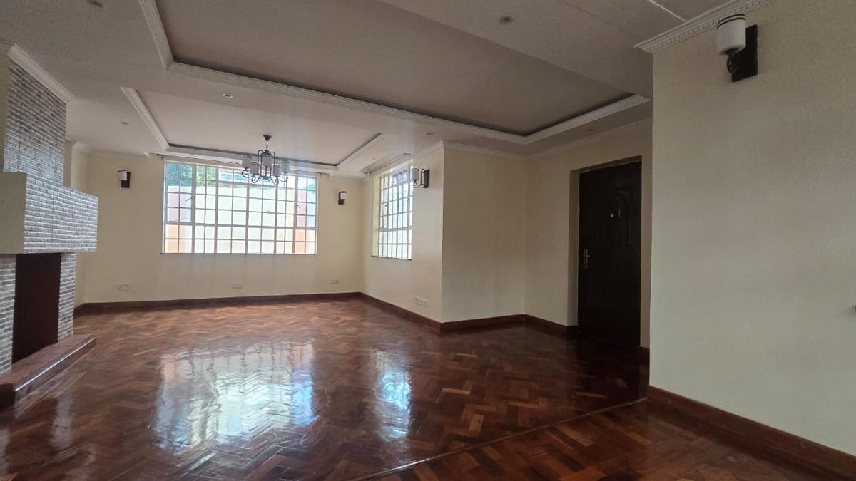 5 Bed Townhouse with En Suite in Lavington - 17