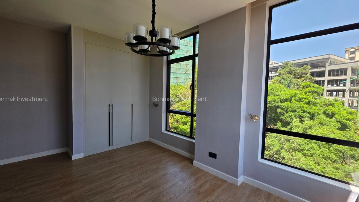 3 Bed Apartment with En Suite at Brookside Drive. - 13