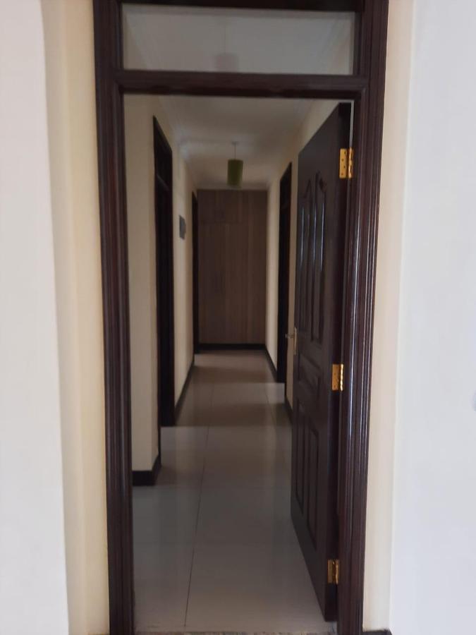 3 Bed Apartment with En Suite in Lavington - 15