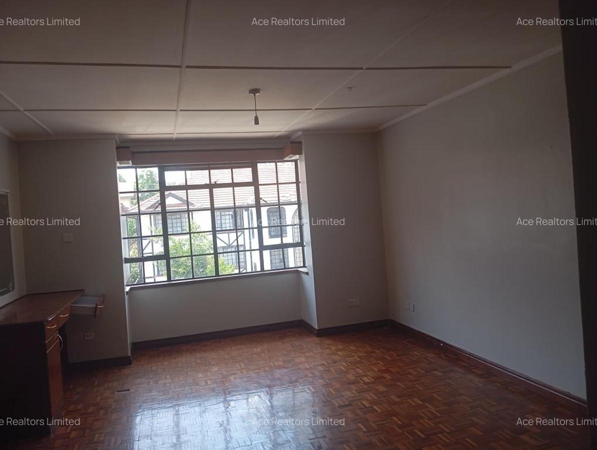 3 Bed Apartment with En Suite at Lavington - 9