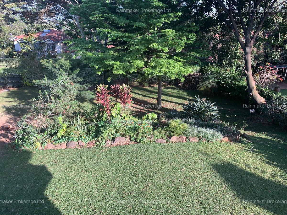 4 Bed House with En Suite in Rosslyn - 19