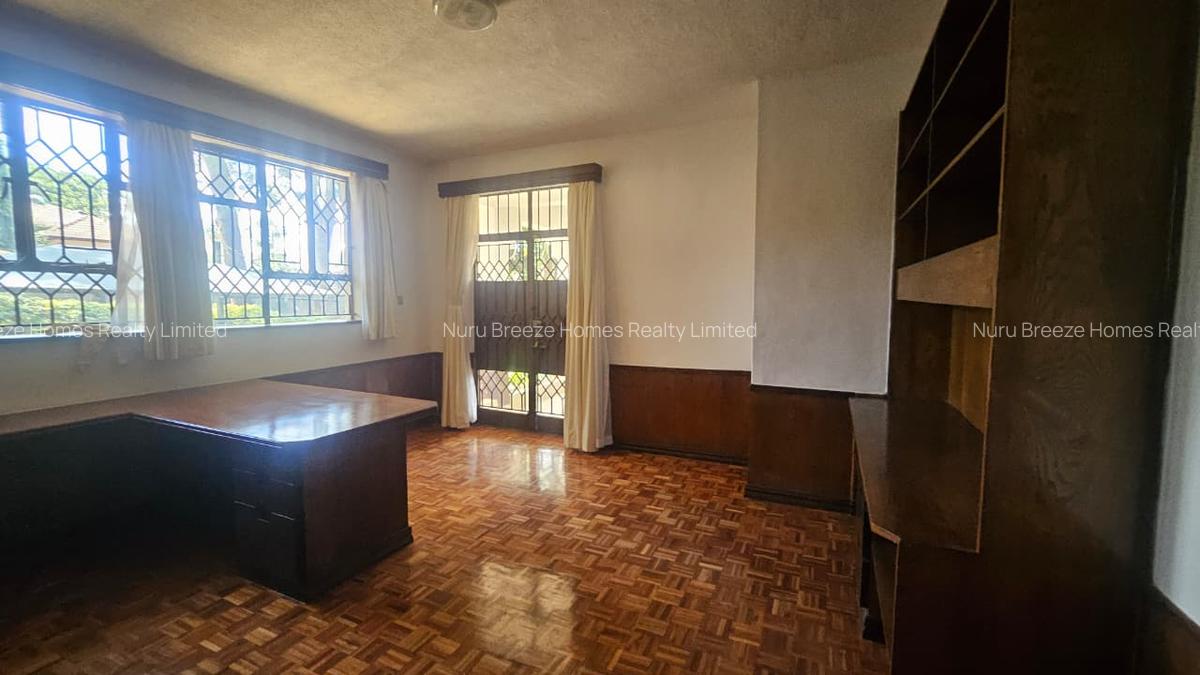 5 Bed House with En Suite in Runda - 9