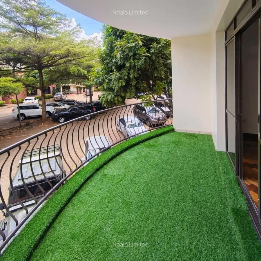 3 Bed Apartment with En Suite at Lavington - 2