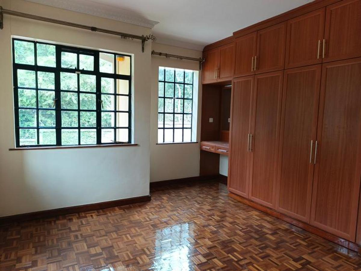 4 Bed Townhouse with En Suite in Lavington - 18