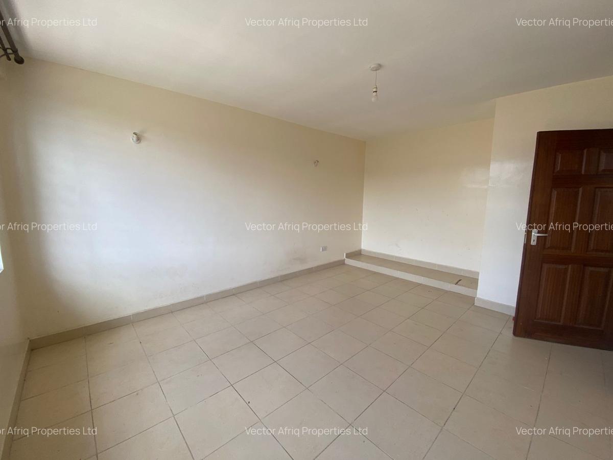 5 Bed House with En Suite in Syokimau - 9