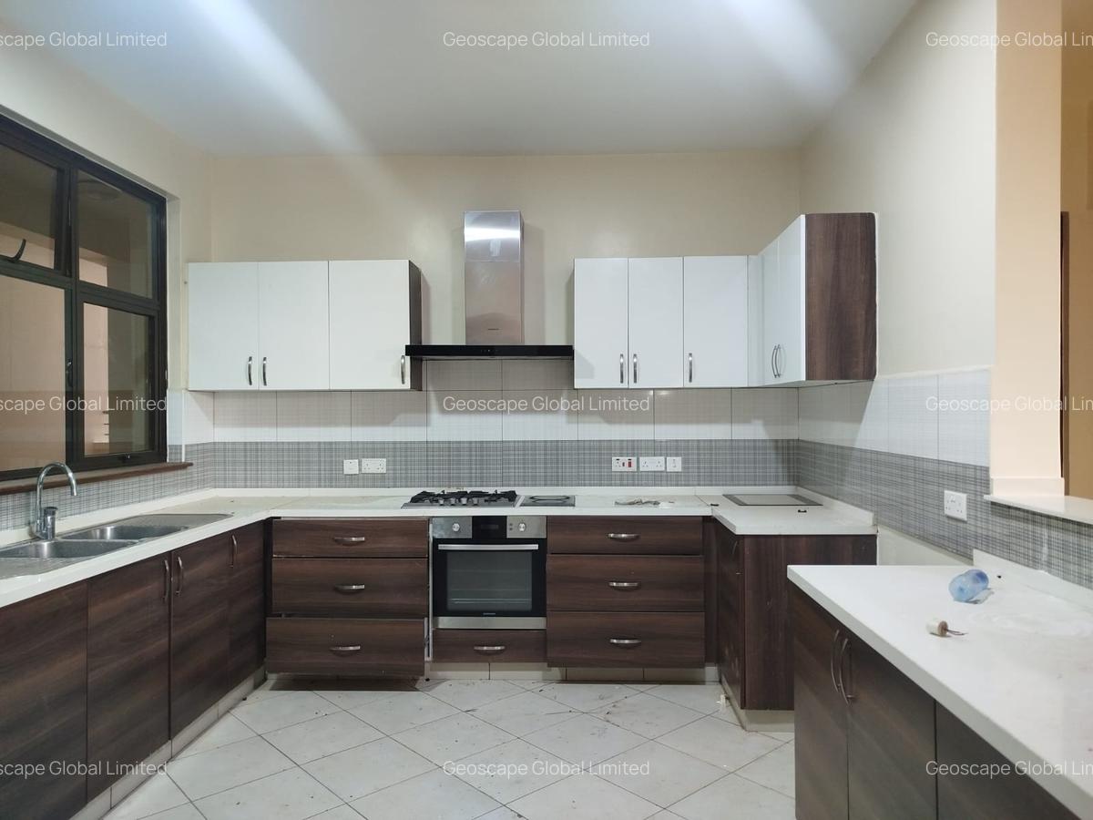 4 Bed Apartment with En Suite in Westlands Area - 11