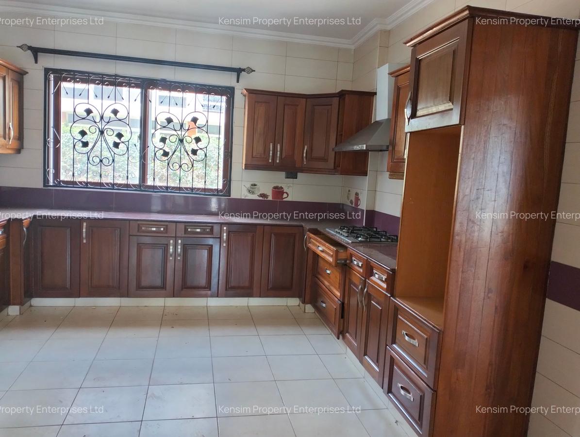 5 Bed Townhouse with En Suite in Lavington - 5