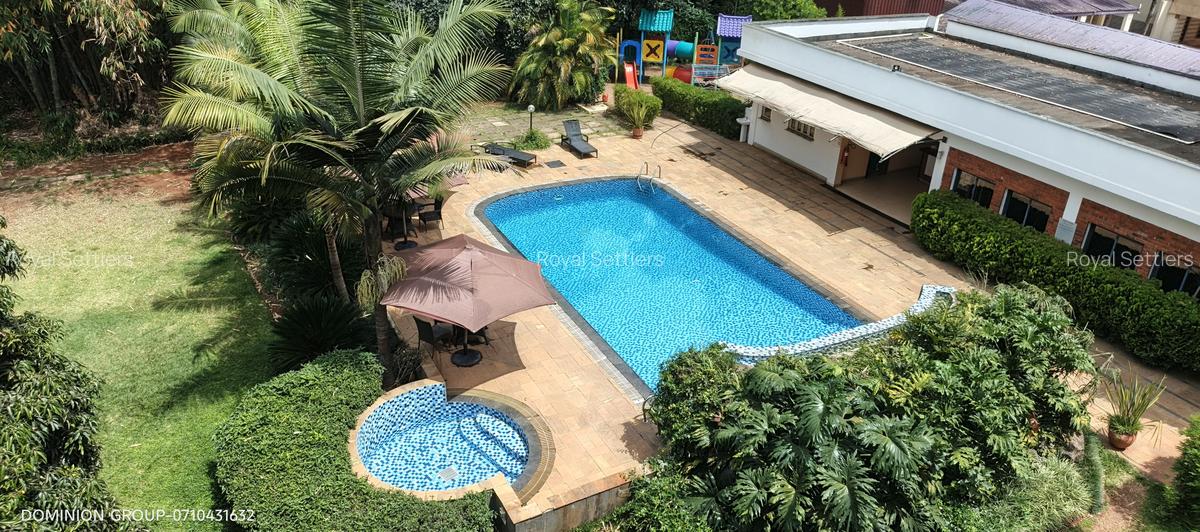 Serviced 1 Bed Apartment with En Suite at Kolobot Drive - 9