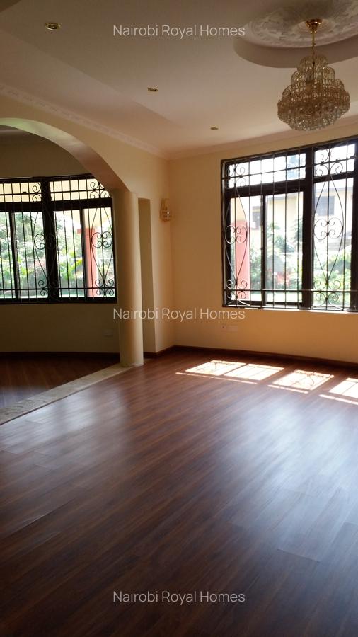 5 Bed House with En Suite at Faith Avenue - 12