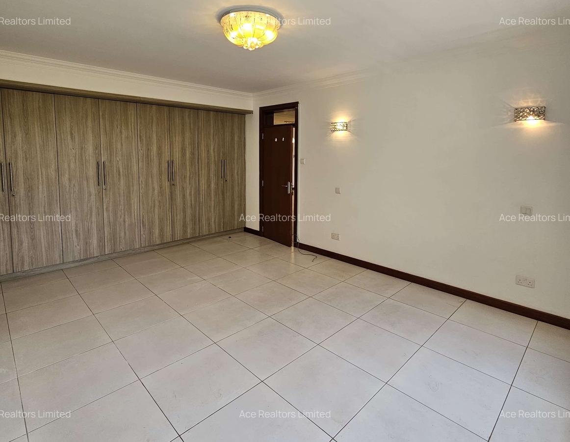 4 Bed Apartment with En Suite at General Mathenge - 12