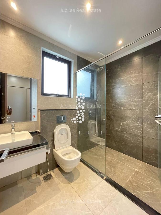 4 Bed Townhouse with En Suite in Westlands Area - 12