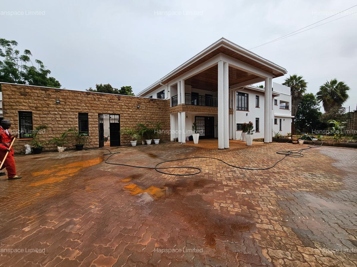 5 Bed Villa with En Suite in Runda - 11