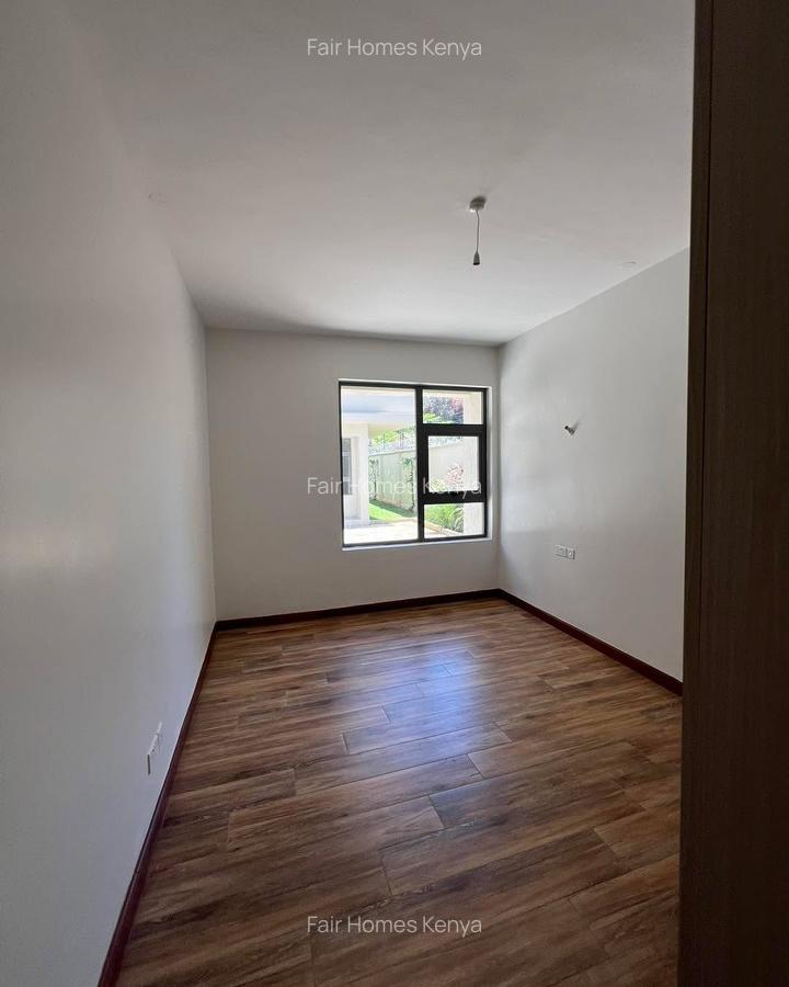 6 Bed Townhouse with En Suite at Lavington Green - 5