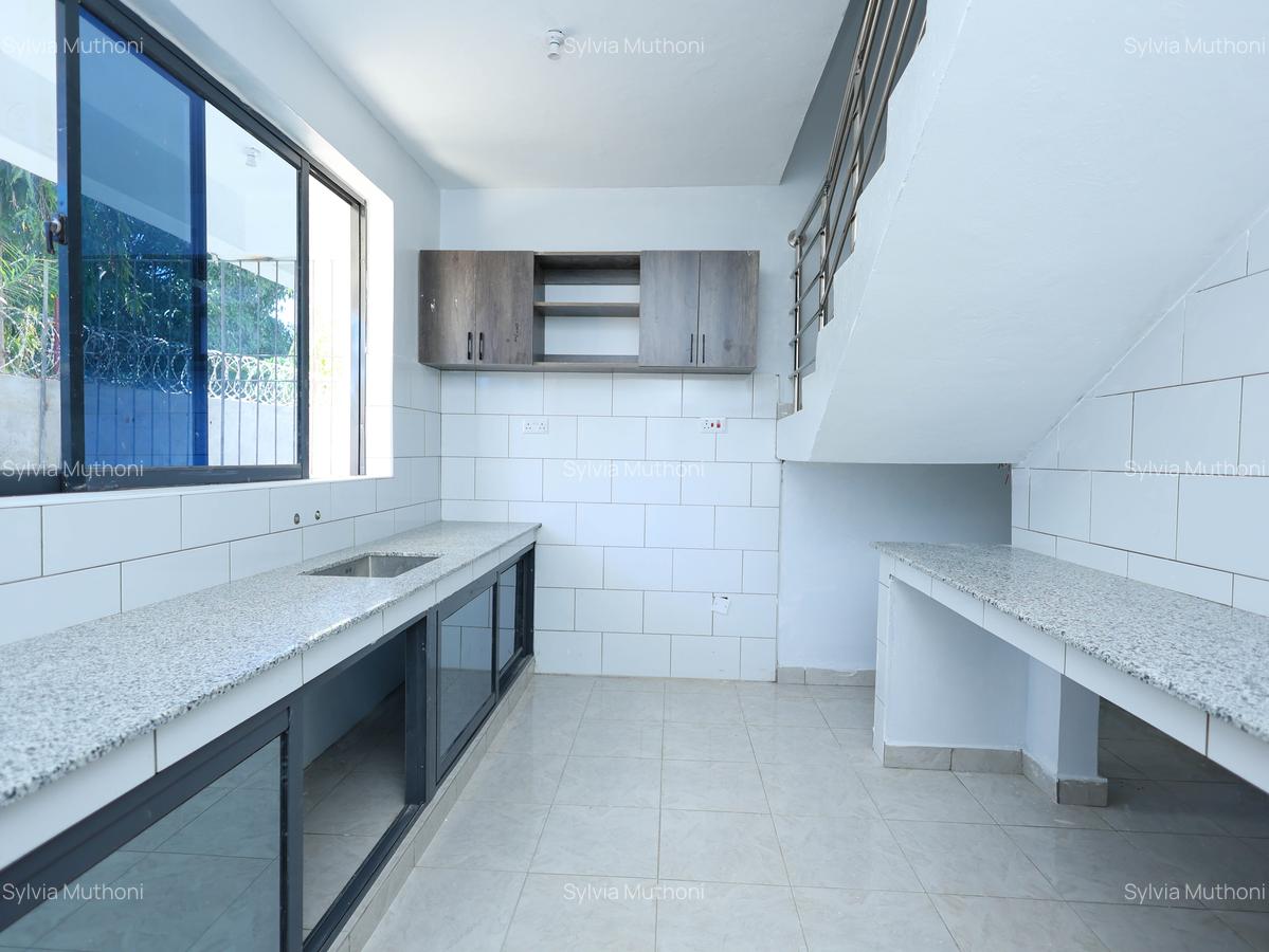 4 Bed Townhouse with En Suite at Twiga Road - 4