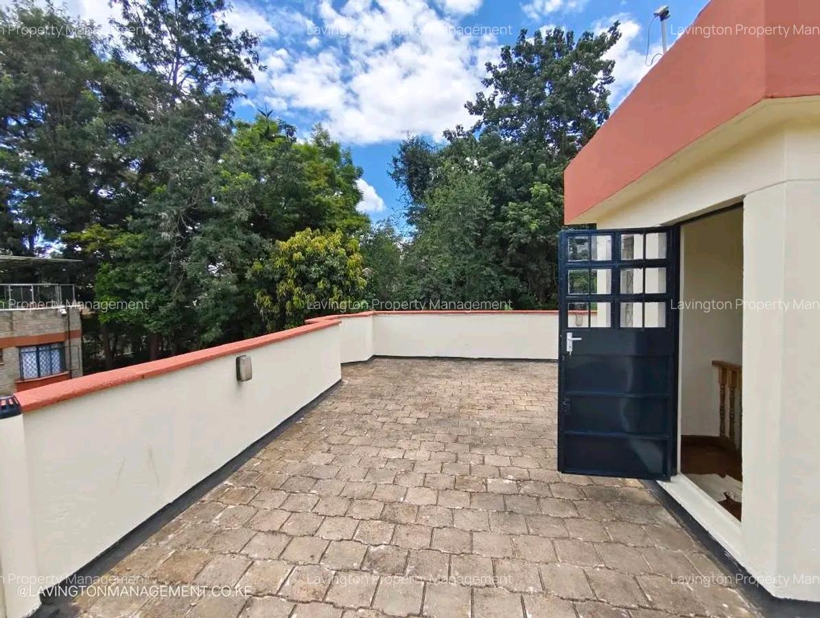 4 Bed Townhouse with En Suite at Lavington Green - 10