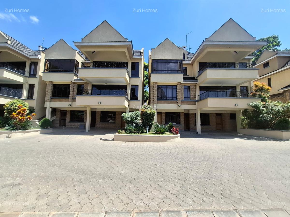 5 Bed Townhouse with En Suite in Lavington - 3