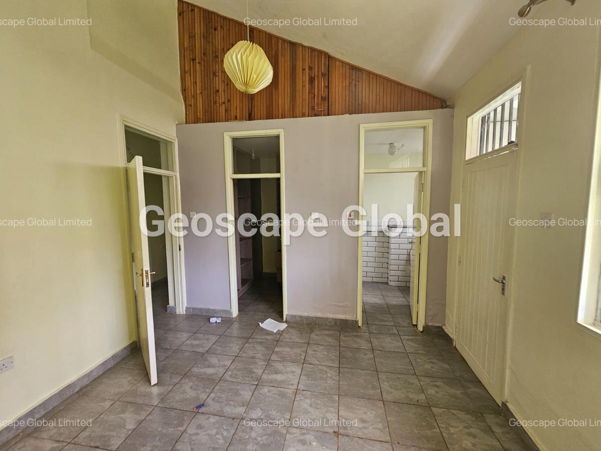 4 Bed House with En Suite in Nyari - 5