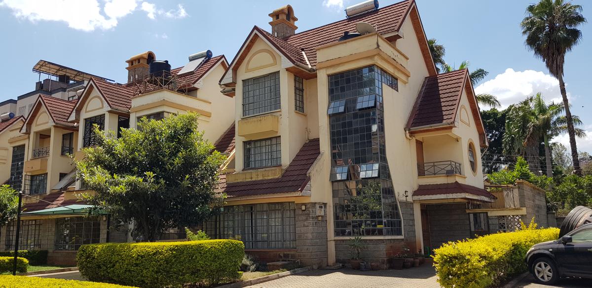 5 Bed Townhouse with En Suite at Kaptei Garden - 2