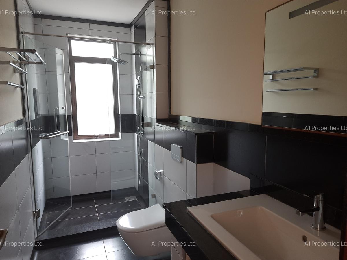5 Bed Townhouse with En Suite in Lavington - 6