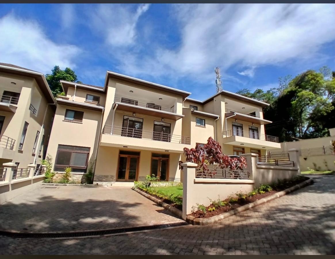 5 Bed Townhouse with En Suite in Lavington - 11