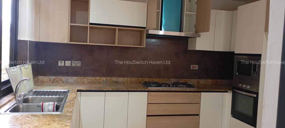 3 Bed Apartment with En Suite at Off Riverside Drive - 4