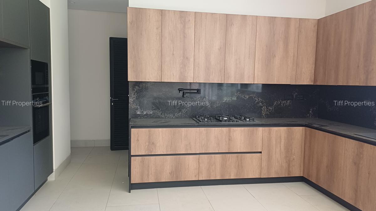 5 Bed Townhouse in Westlands Area - 9