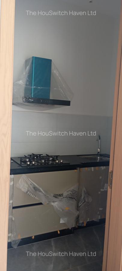 6 Bed Townhouse with En Suite at Off Convent Drive - 7