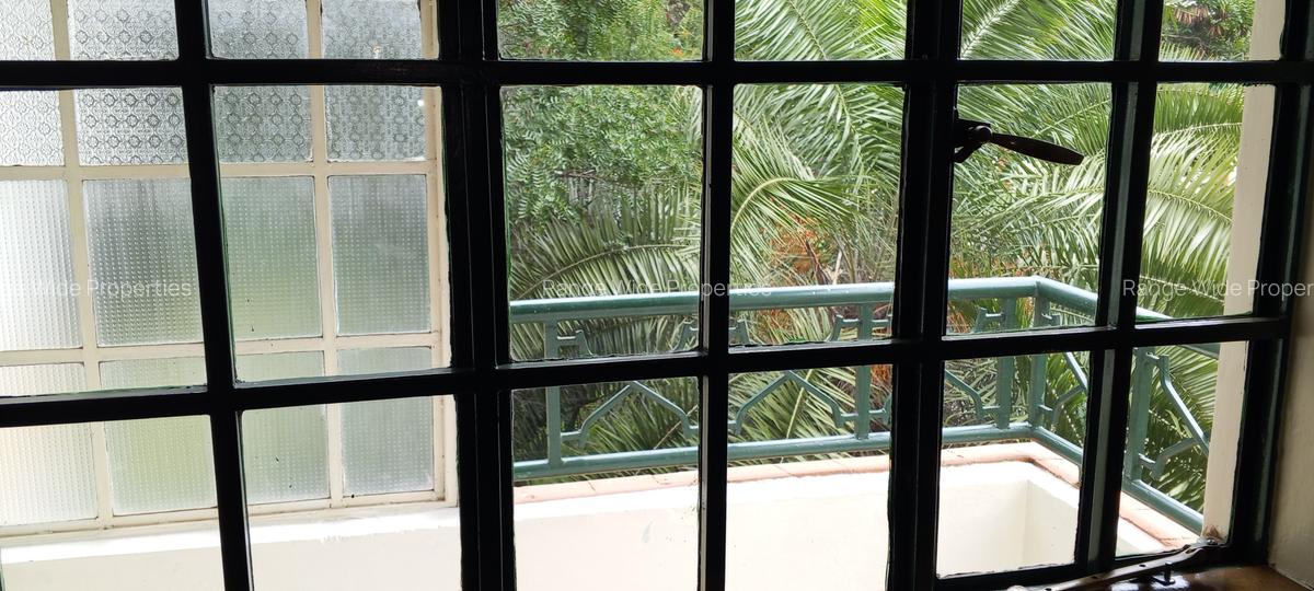 3 Bed Apartment with En Suite in Lavington - 5