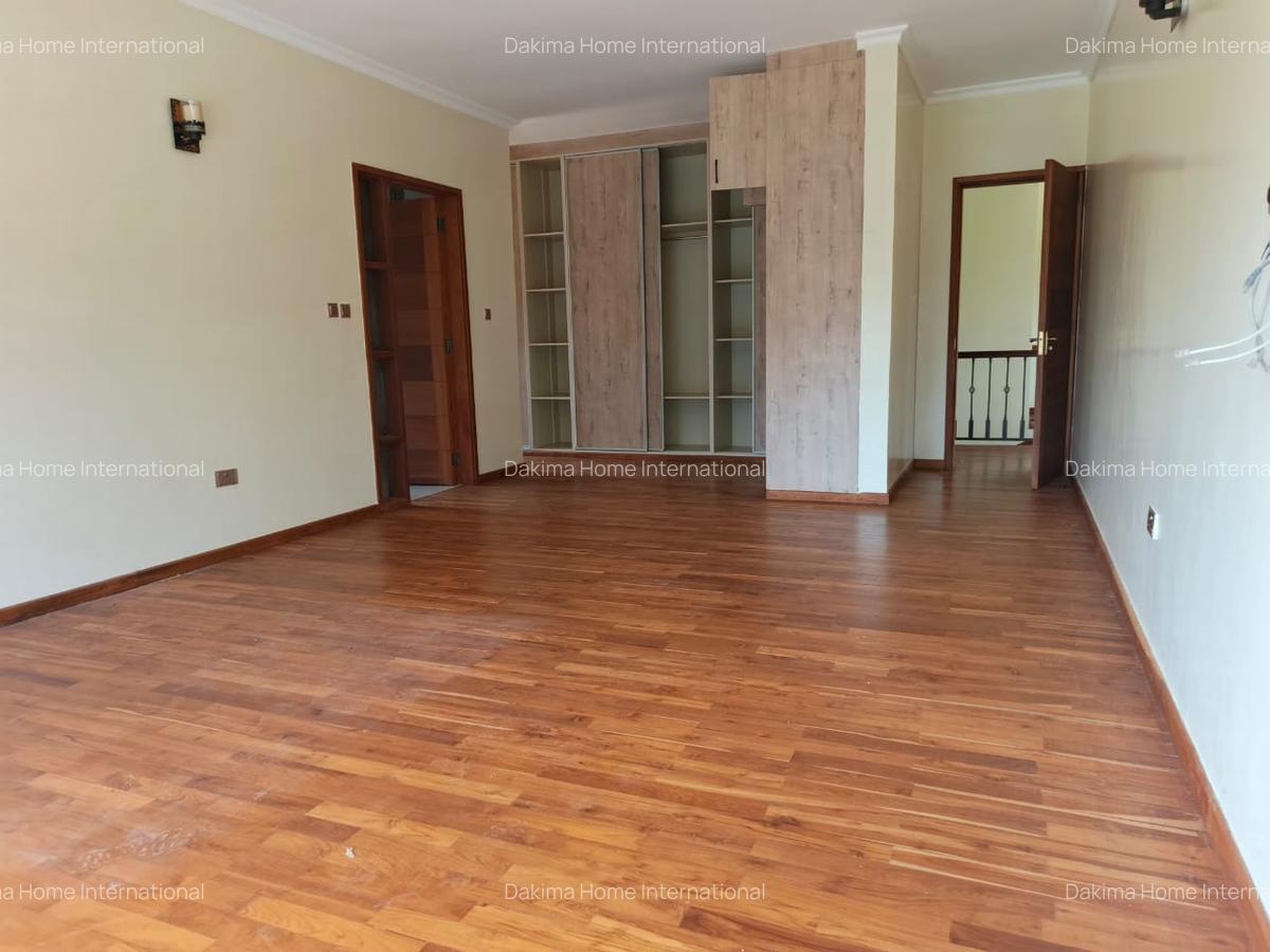 5 Bed Townhouse with En Suite in Runda - 12