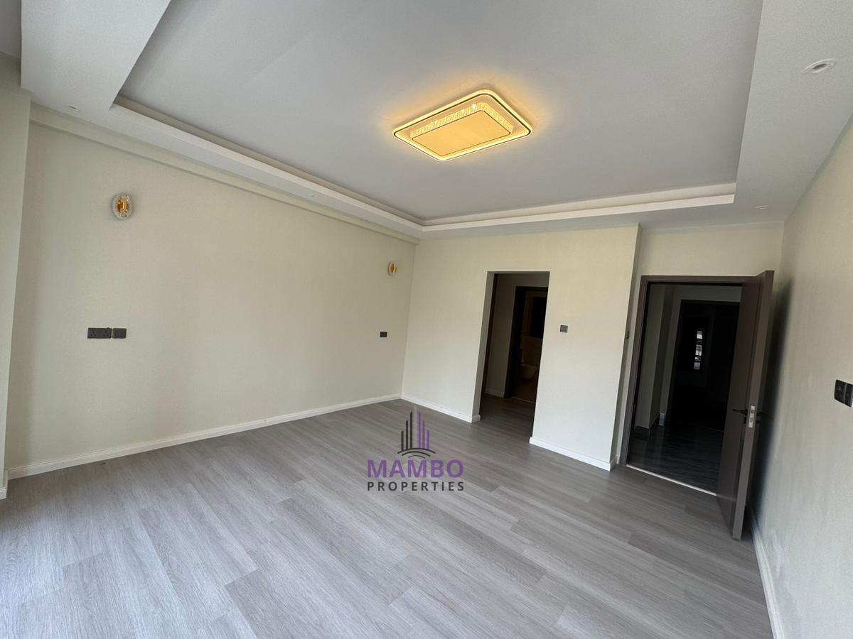 3 Bed Apartment with En Suite at 4Th Avenue - 16