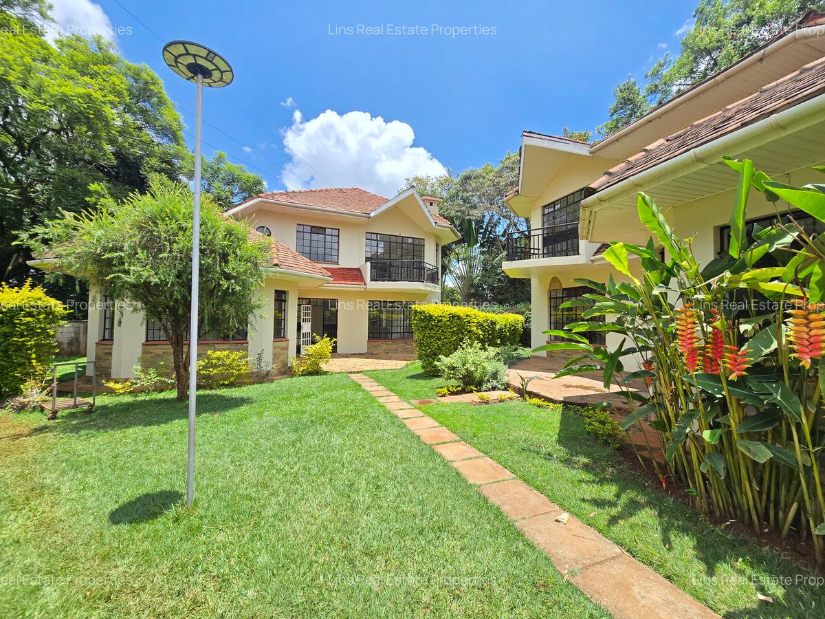 4 Bed Townhouse with En Suite in Spring Valley - 1