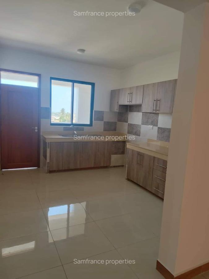 3 Bed Apartment with En Suite at Cement Road - 8