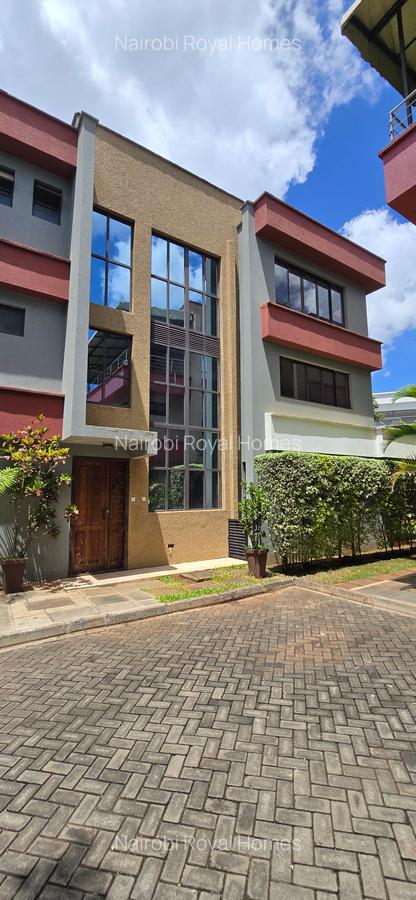 5 Bed Townhouse with En Suite at Lavington Green - 20