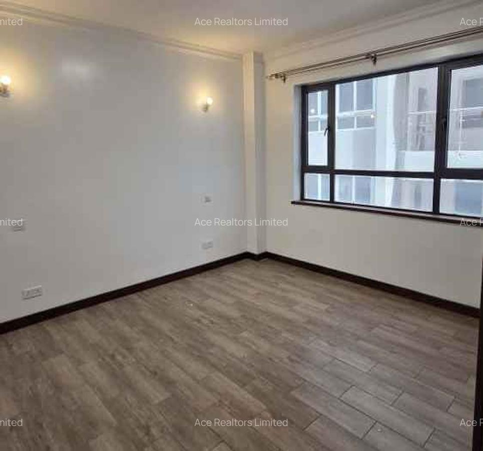 3 Bed Apartment with En Suite at City Park - 12