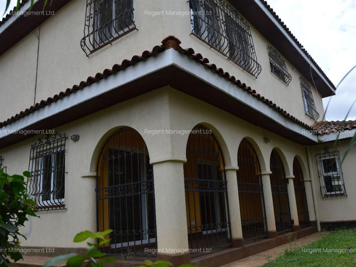 4 Bed Townhouse at Dennis Pritt/State House Road - 16