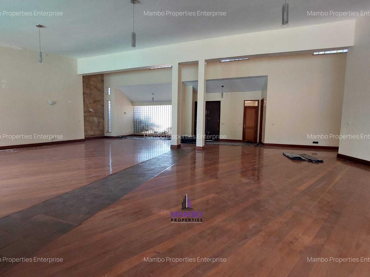 4 Bed House with En Suite at Eagle Park - 5