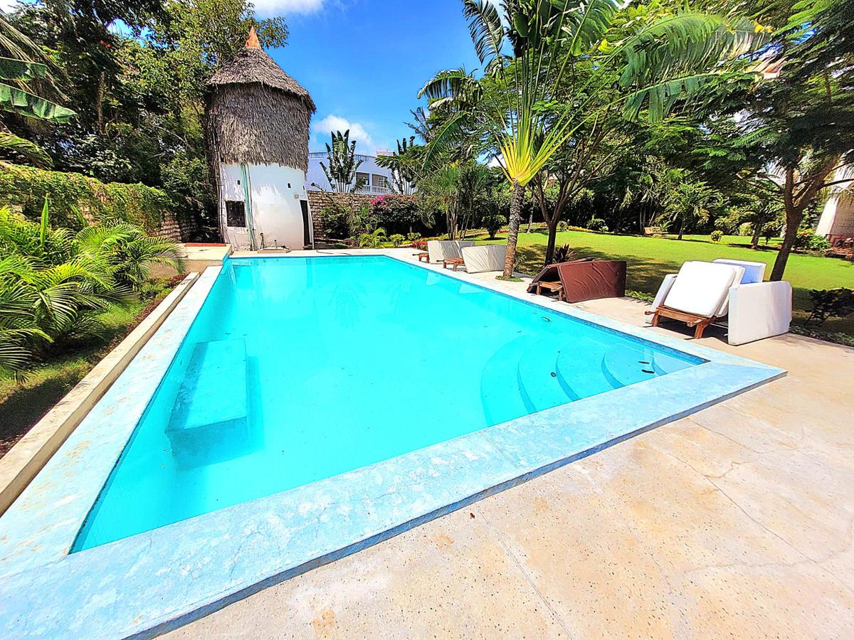 5 Bed Villa with En Suite in Diani - 11